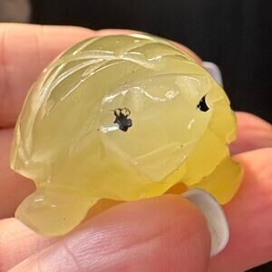 Vintage Yellow Serpentine Turtle Carving 32g Hand Carved Stone Figurine
